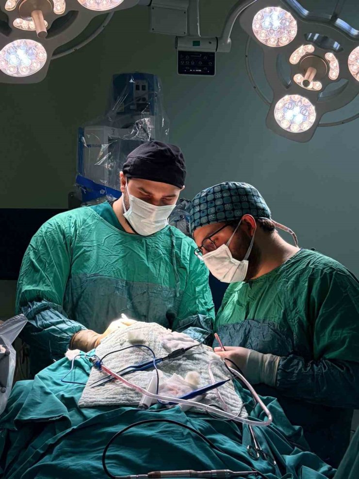 Ağrı’da ilk beyin tümörü ameliyatı başarıyla gerçekleştirildi