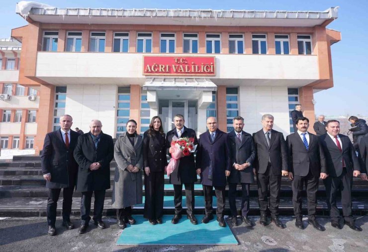 Bakan Tekin: "İlk defa ortaöğretim kurumlarına kayıt yaptıran öğrencilerimizde mesleki ve teknik eğitimin oranı yüzde 43’e çıktı"