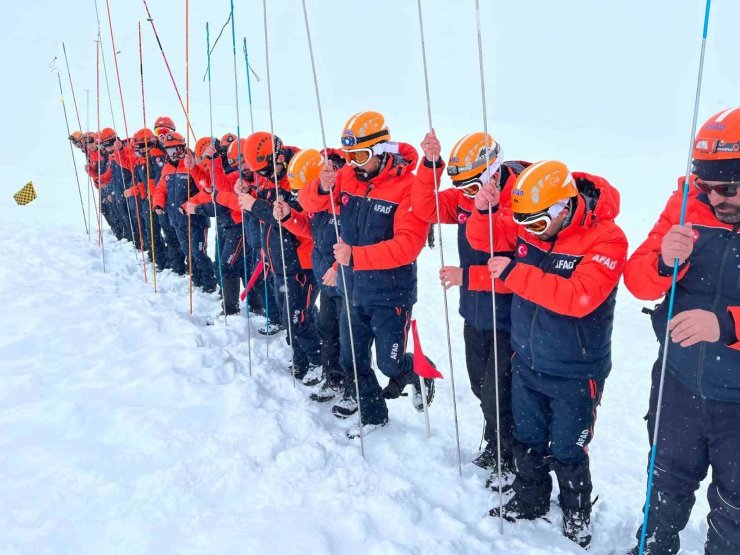 Çığ riskine karşı bölgesel AFAD eğitimi Van’da başladı