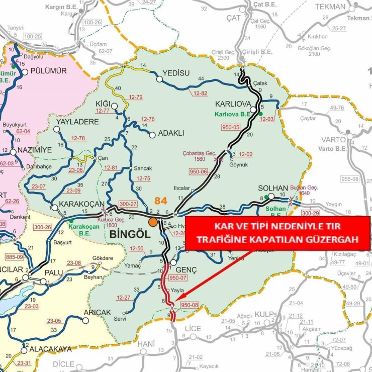 Bingöl’ün komşu 2 iline tır trafiği kapatıldı