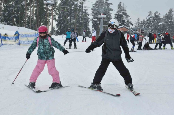 Sarıkamış’ta sömestr heyecanı: Kristal kar üzerinde doluluk yüzde 100’e ulaştı