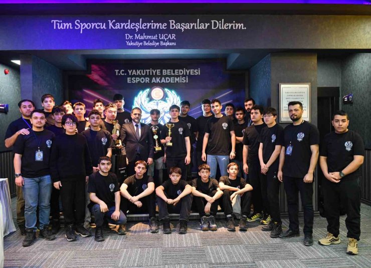 Yakutiye Belediyesi Espor akademisi liseler arası FIFA26 Espor turnuvasına gençlerden büyük ilgi