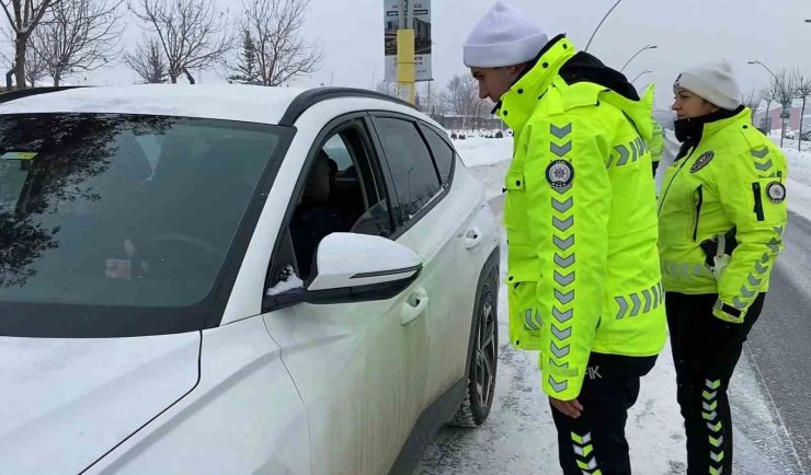 Ağrı’da kış şartlarına yönelik trafik denetimleri sürdürülüyor