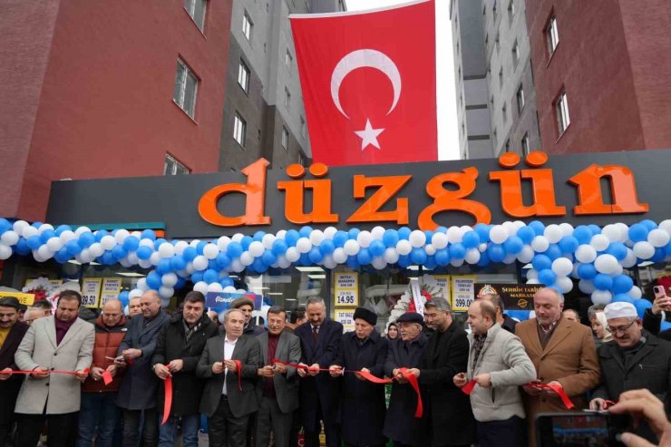 Düzgün marketler 25’nci şubesini törenle açtı