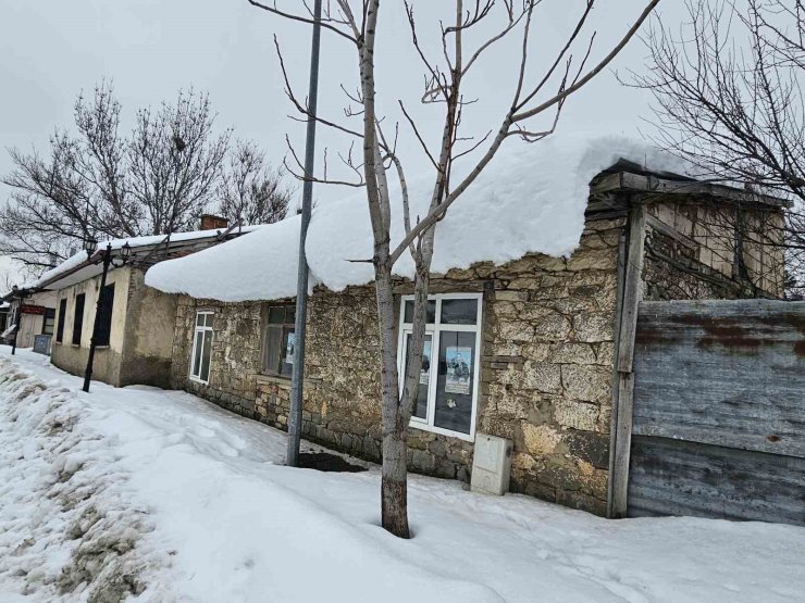 Tarihi Harputta dondurucu soğuklar etkisini sürdürüyor