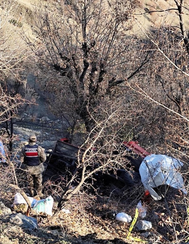 Elazığ’da patpat motoru uçurumu yuvarlandı: 1 ölü 1 yaralı