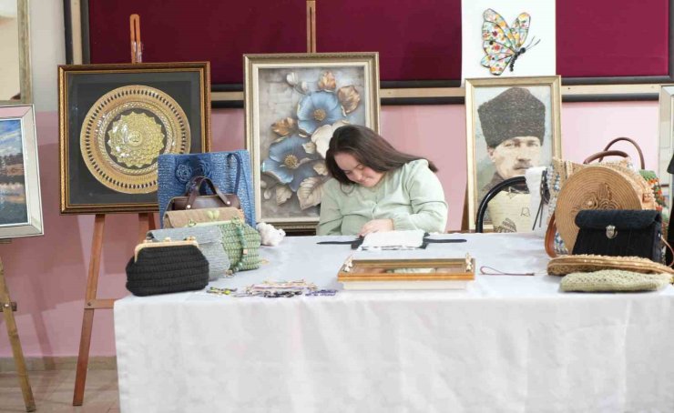 Muş’ta down sendromlu Rabia’nın sanatla yükselen başarısı