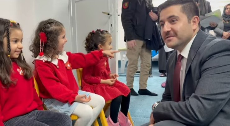 Özalp’ta bayrak haftası etkinliği