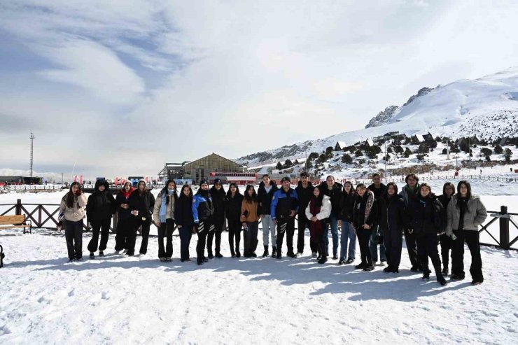 Erzincan polisinden öğrencilere sosyal destek