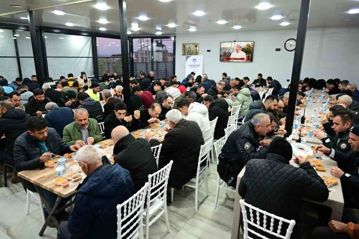 Battalgazi Belediyesi iftarı çadırlarda değil restoranda veriyor