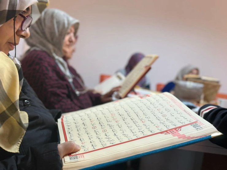 Yeşilyurt Kent Konseyi’nde Kur’an-ı Kerim eğitimi ve mukabele programı başladı