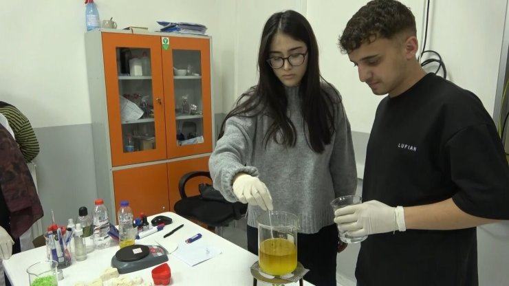 Öğrencilerden örnek proje: Atık yağlar sıvı sabuna dönüşüyor