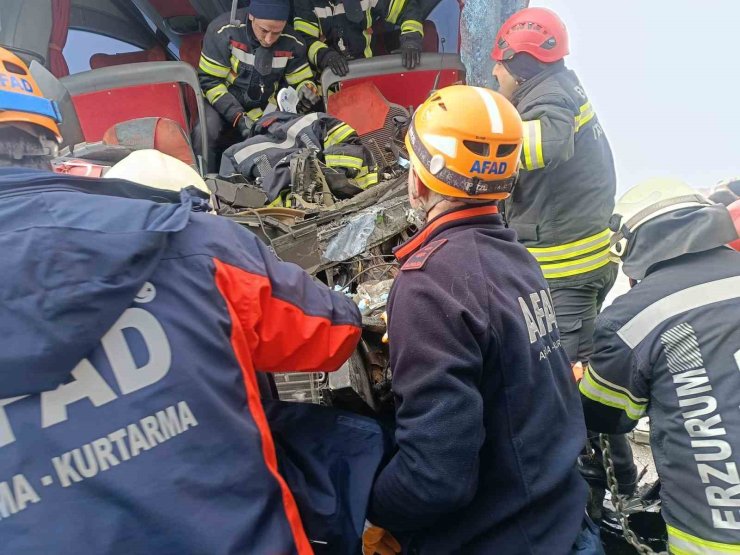 Erzurum’da zincirleme trafik kazası: 20 yaralı