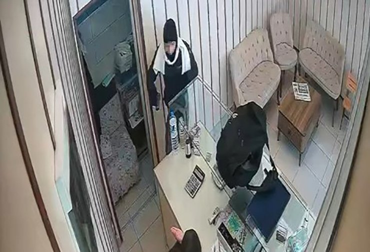 Malatya’da kuyumcu soygunu girişimi kamerada