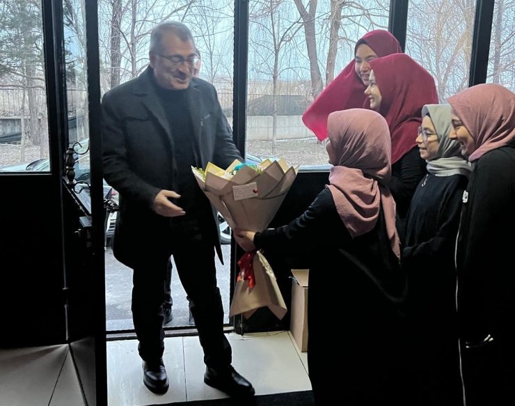 Erzurum’da iftar sofrasında anlamlı buluşma