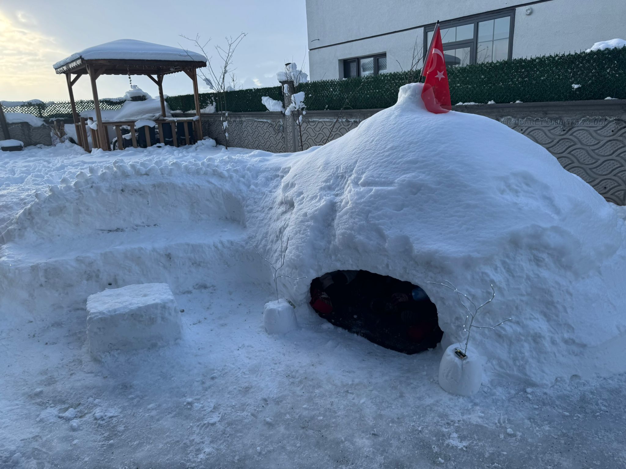 karsli-miniklerin-iglo-keyfi-2.jpeg