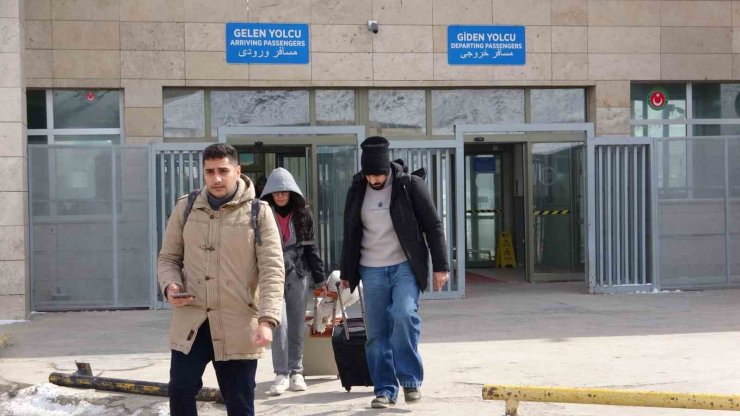 Kapıköy Gümrük Kapısı’nda geçişler kontrollü sürüyor