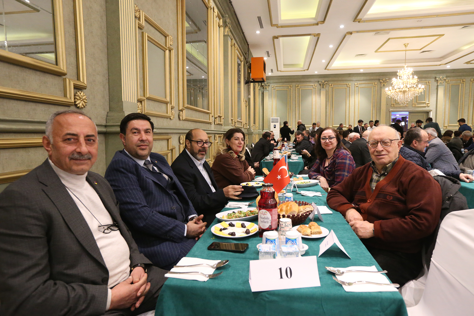 karsta-turkiye-azerbaycan-iftar-bulusmasi-gerceklestirildi-2.jpg