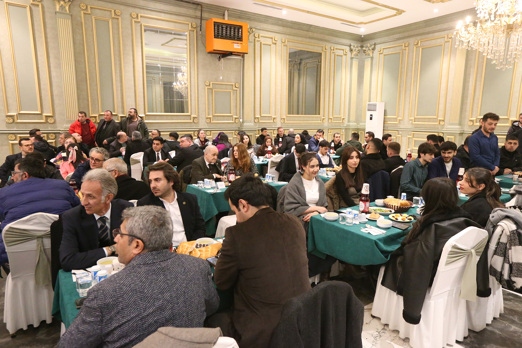 karsta-turkiye-azerbaycan-iftar-bulusmasi-gerceklestirildi-4.jpg