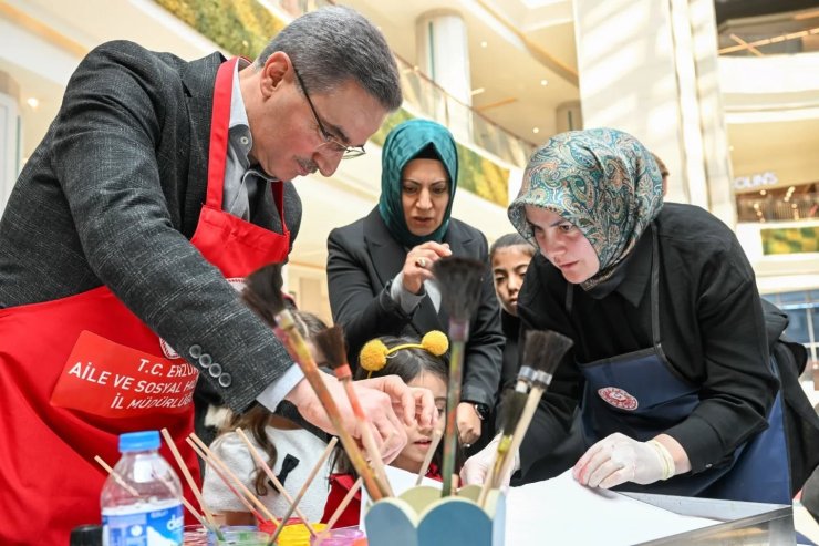 Erzurum’da kadın temalı farkındalık sergisi