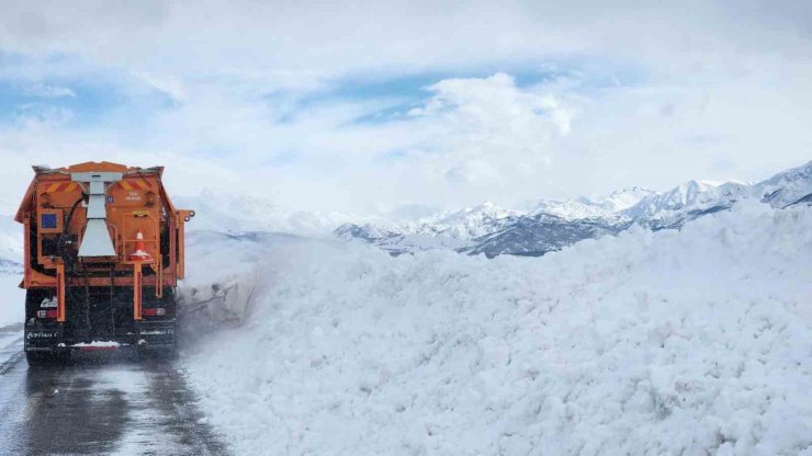 Tunceli’de 4 köy yolunda çalışmalar sürüyor