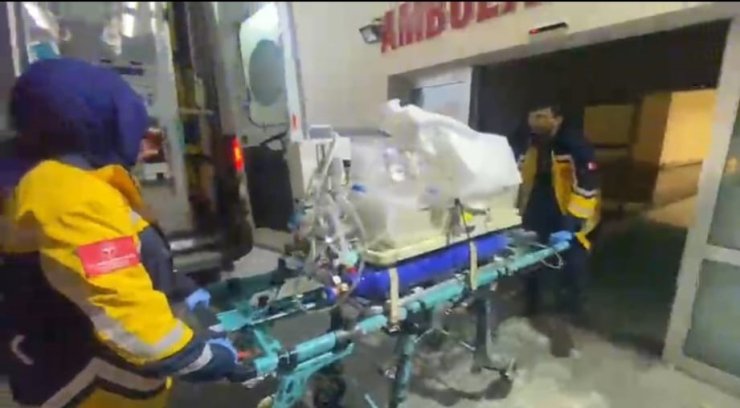 Kalp anomalisi tespit edilen bebek uçak ambulansla Konya’ya sevk edildi