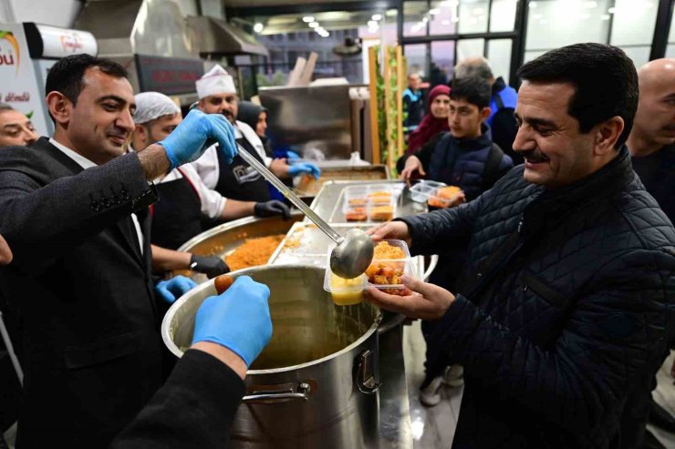 Başkan Taşkın vatandaşlarla iftar sofrasında buluştu