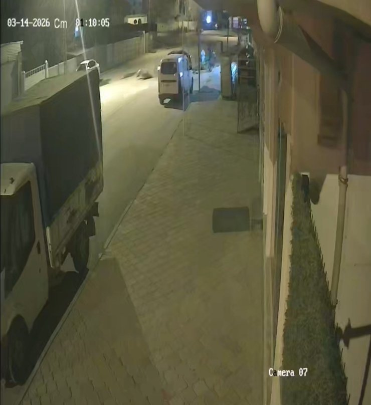 Polis uygulamasından kaçan alkollü sürücü motosiklete çarptı: Belediye başkanının oğlu çıktı