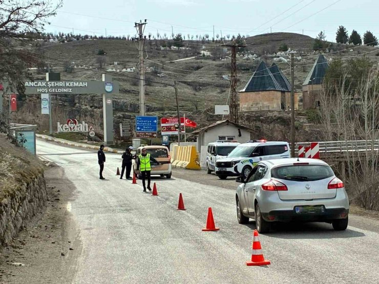 Erzincan’da bayram trafiğinde güvenlik uygulaması