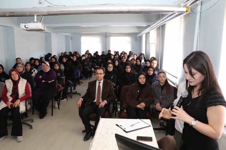 Öğrencilere verem hastalığı anlatıldı