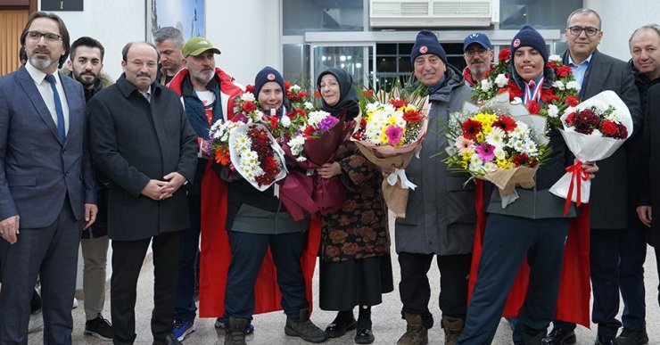 ETÜ’lü Bingül kardeşler, Zihinsel Engelliler Dünya Kayak Şampiyonası’nda 6 madalya kazandı