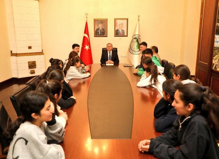 Kars’ı gururlandıran başarı: Şampiyon takım yarı finalde