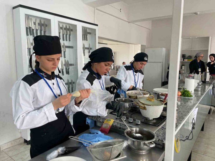 Tatvan’da "2. Uluslararası Gastronomi Yarışması" düzenlendi