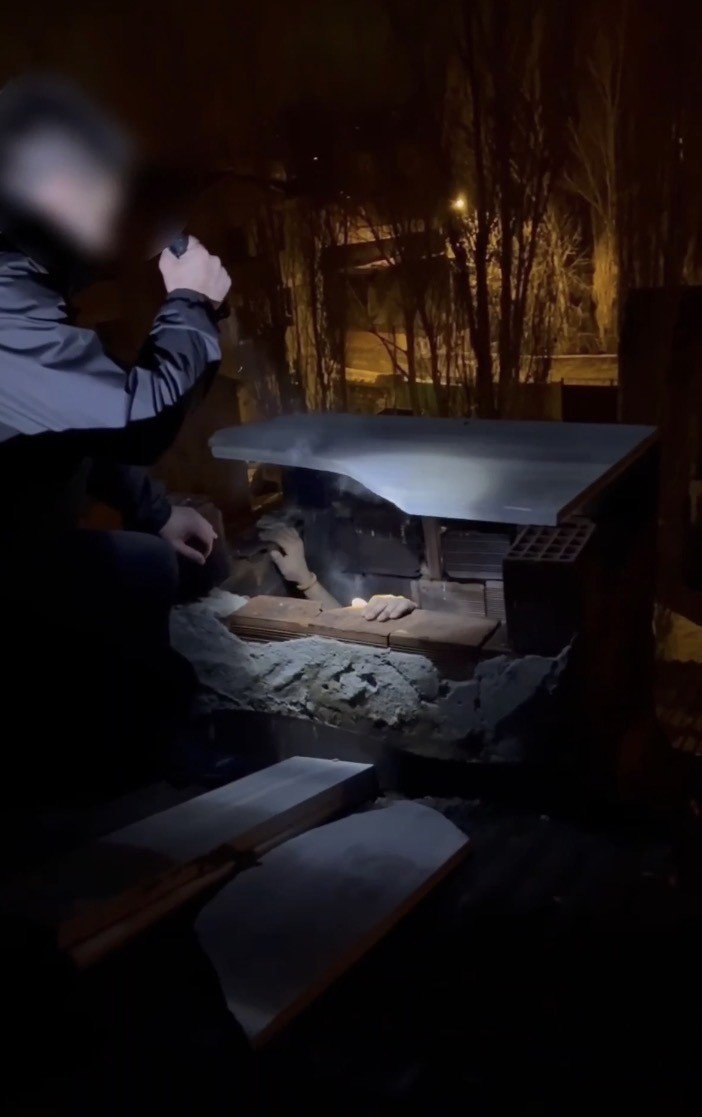 Ağrı’da baca içinde saklanan hükümlü yakalandı