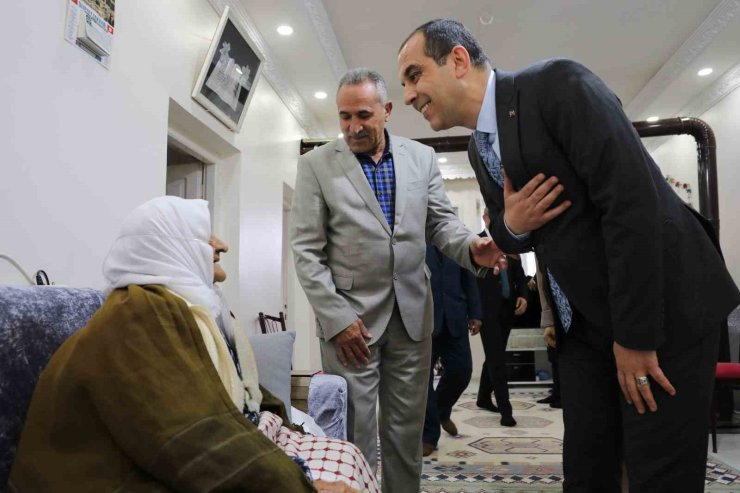 Vali Taşolar’dan yaşlılara "Sizi seviyorum" mesajı