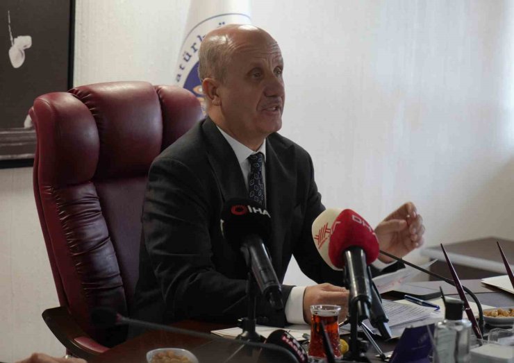 YÖK Başkan Prof. Dr. Erol Özvar, "Lisans eğitiminin üç yıla indirilmesiyle alakalı daha somut adımlar atabileceğimize inanmaktayım"