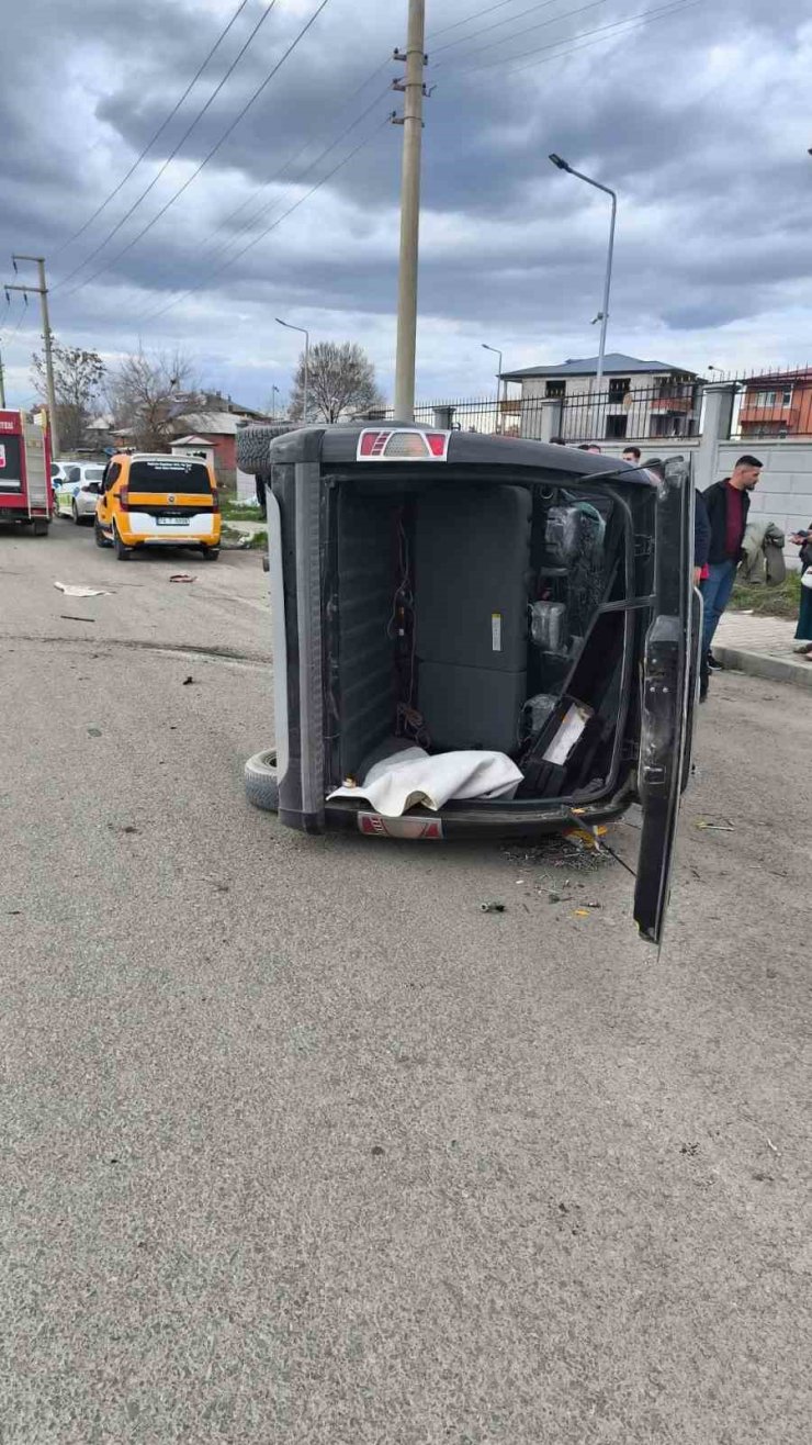 Iğdır’da kaza: Araç takla attı, 2 yaralı