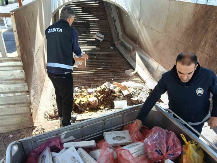 Hakkari’de tarihi geçmiş gıdalar imha edildi