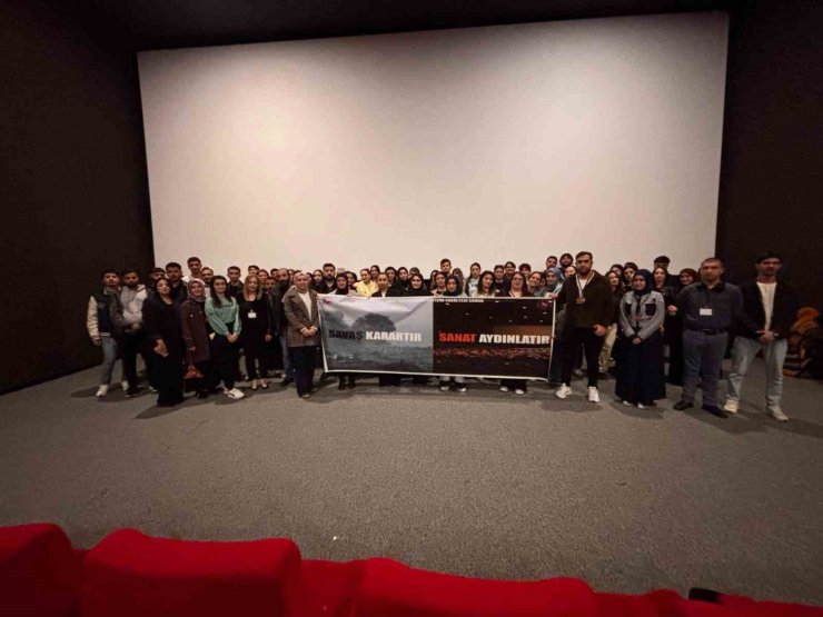 Üniversite öğrencilerinden barış temalı sosyal sorumluluk projesi