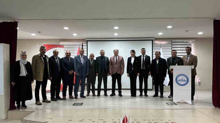 Muradiye’de "Eğitim Yönetiminde Liderlik, Vizyon ve Yönetim Semineri" düzenlendi