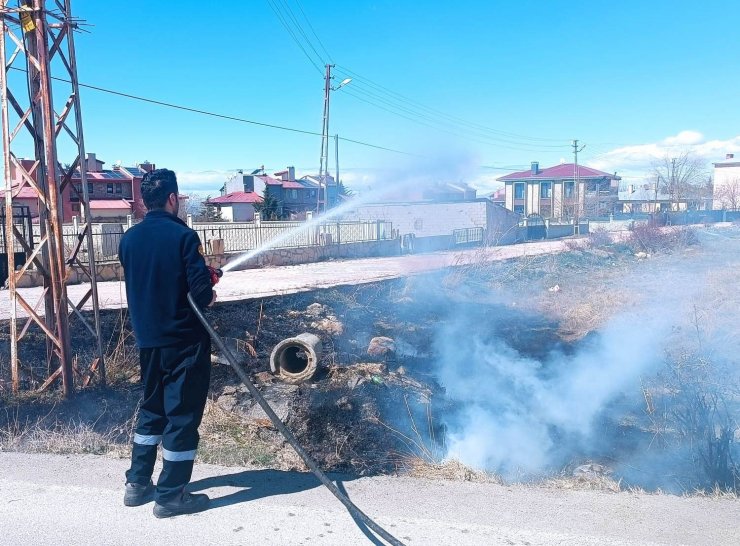 Van’da anız yangını