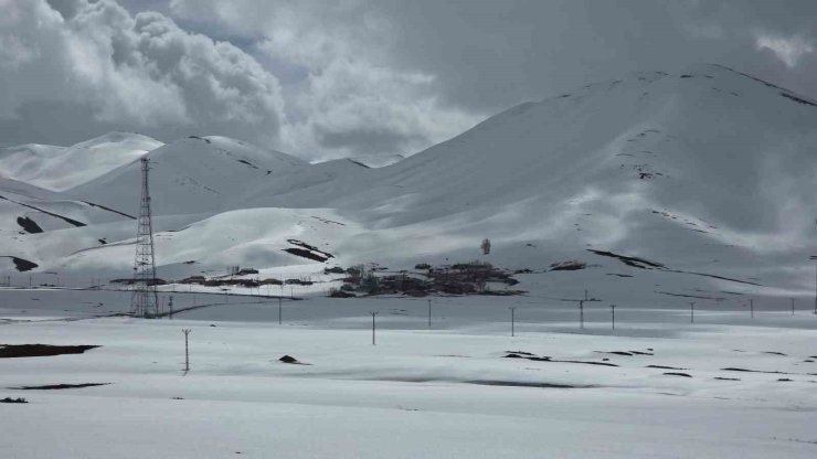 Van’da iki mevsim bir arada