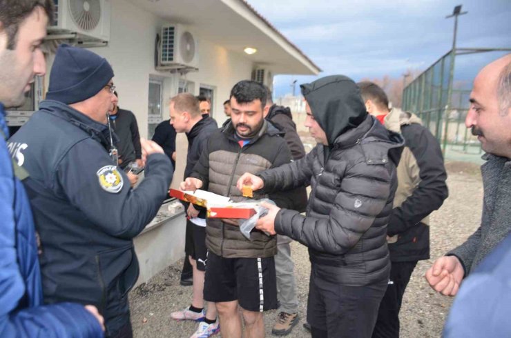 Bulanık’ta protokol ve polis sahada buluştu