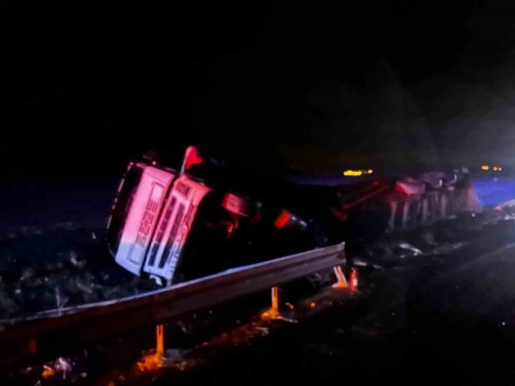 Aşkale’de zincirleme kaza: 4 jandarma personeli yaralandı