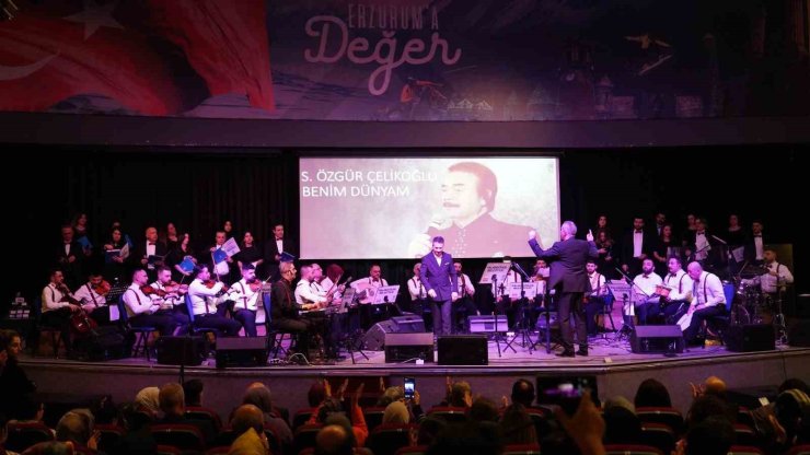 Palandöken’de "Kaset şarkıları" konseri yoğun ilgi gördü