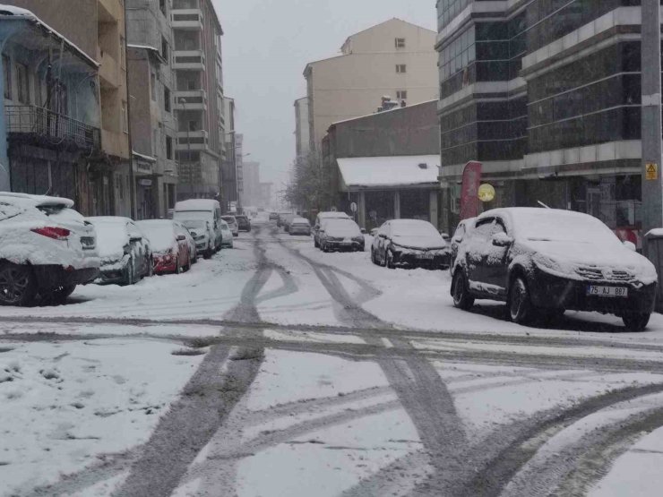 Ardahan’a kış geri geldi