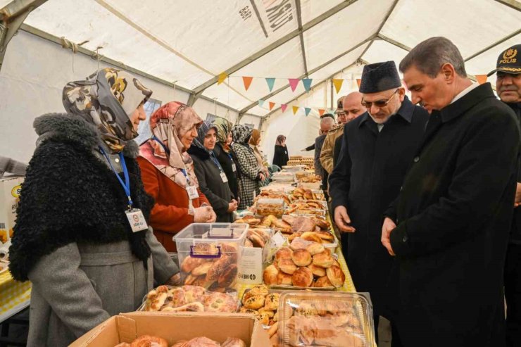 Hayır çarşısı bu kez "İki İnsan Bir Hayat" için açıldı