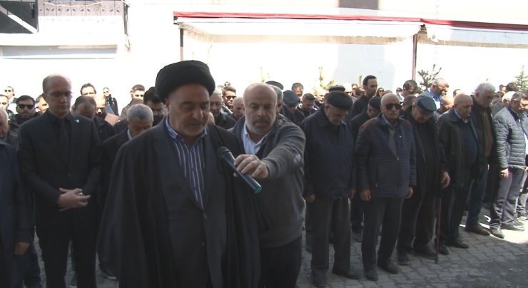 Kars’ta Kahramanmaraş’taki okul saldırısının acısı paylaşıldı: Gıyabi cenaze namazı ve anlamlı yürüyüş