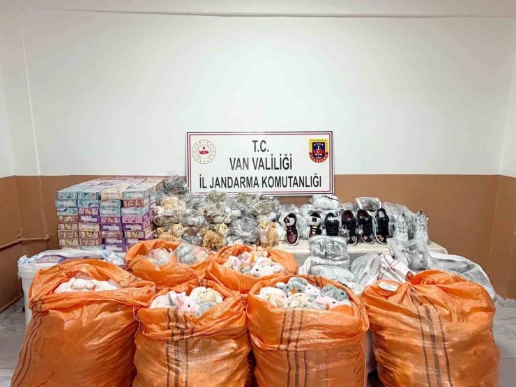 Van’da 4 milyon 100 bin lira değerinde gümrük kaçağı malzeme ele geçirildi