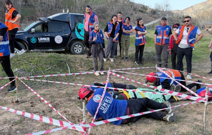 Tunceli’de 21 sağlık personeli UMKE eğitimini tamamladı